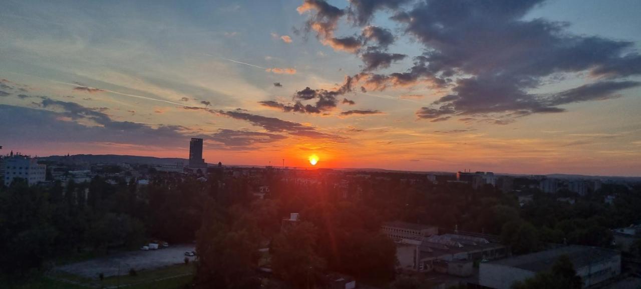 12 Floor Mogilska Tower Apartament *