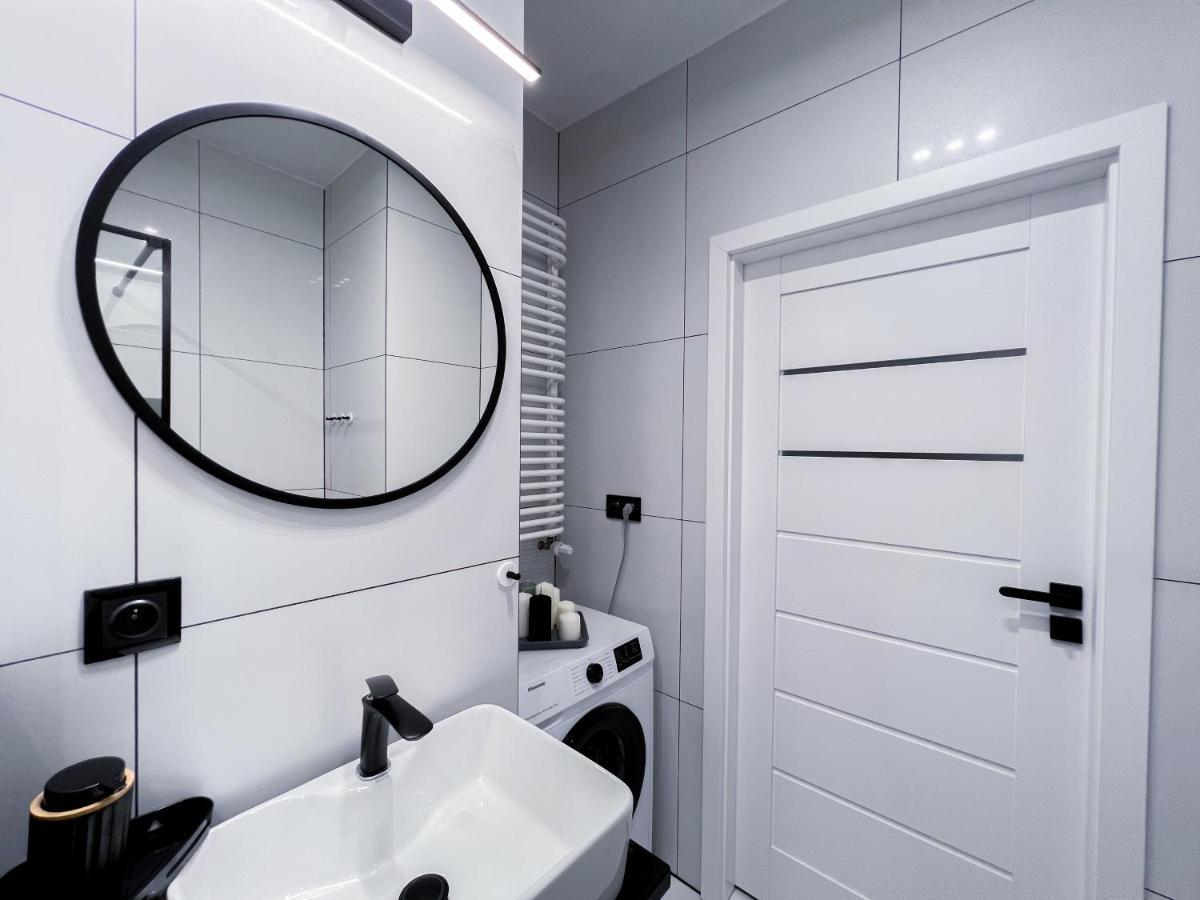 12 Floor Mogilska Tower Apartament